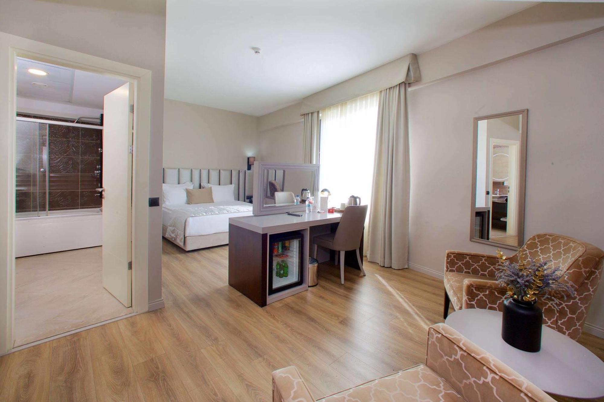 Hotel Ramada By Wyndham Soma Zewnętrze zdjęcie