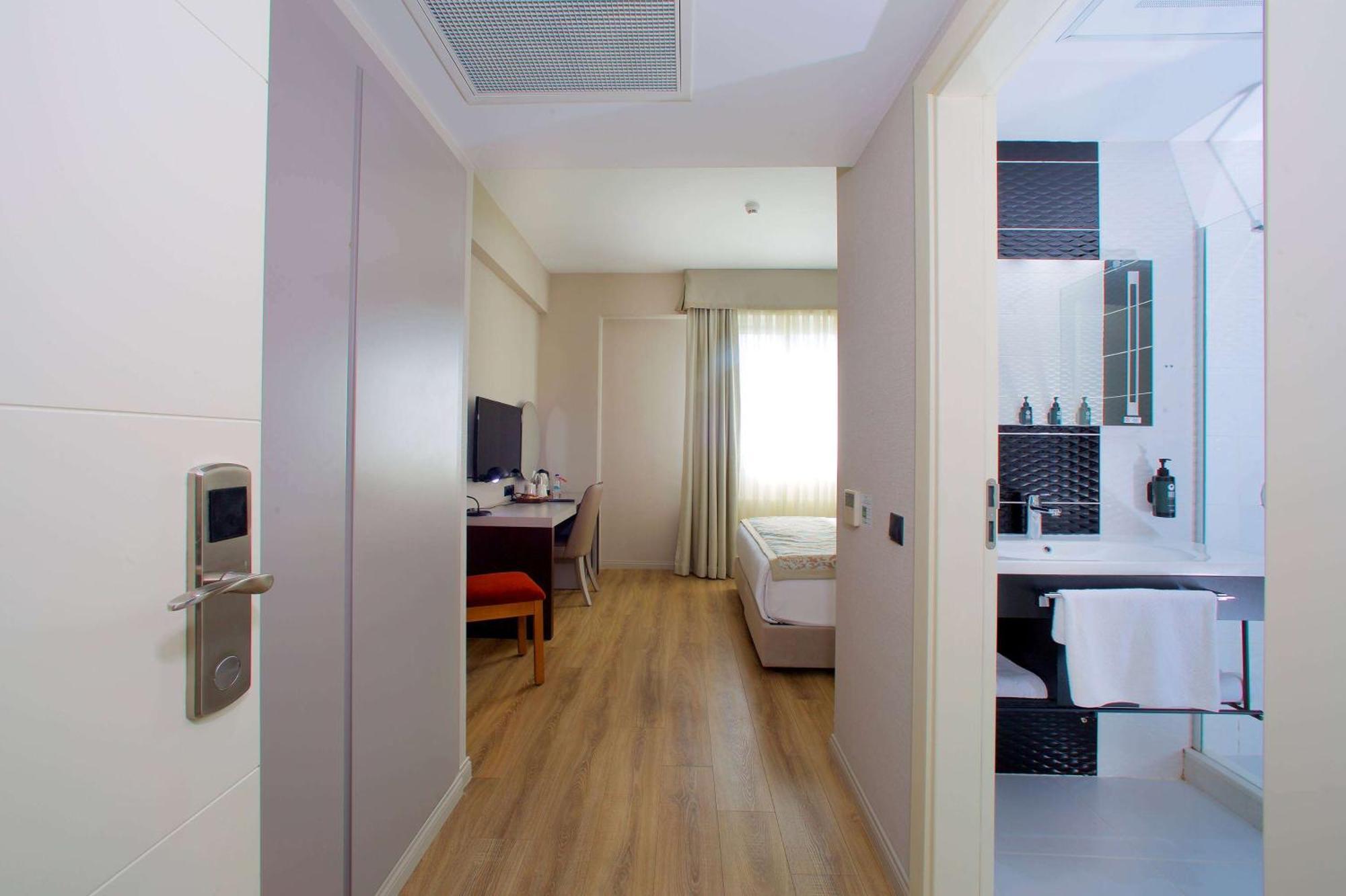 Hotel Ramada By Wyndham Soma Zewnętrze zdjęcie